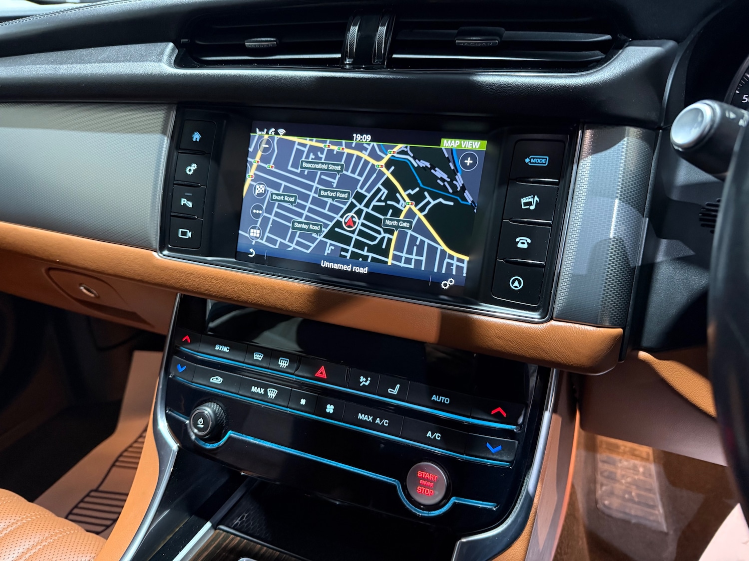 Used Jaguar XF 2017 for sale - 77759535: Photo 40