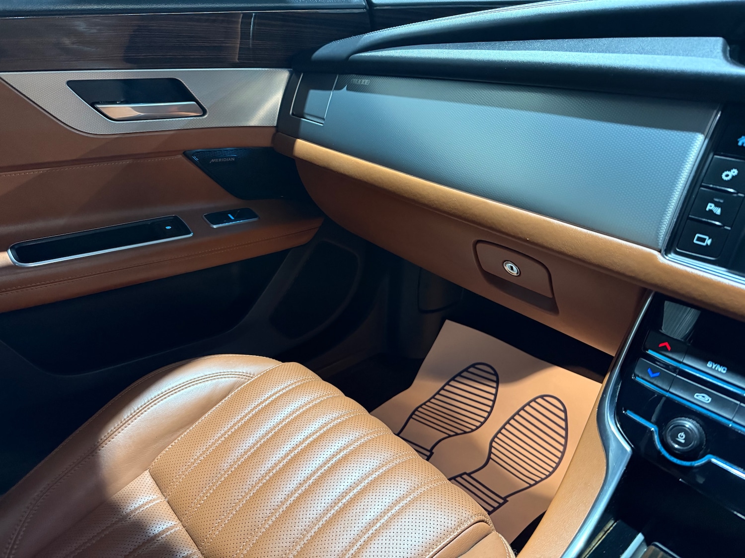 Used Jaguar XF 2017 for sale - 77759535: Photo 41