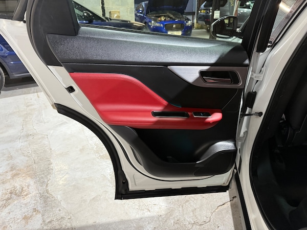 Used Jaguar F-Pace 2017 for sale - 76299859: Photo 11