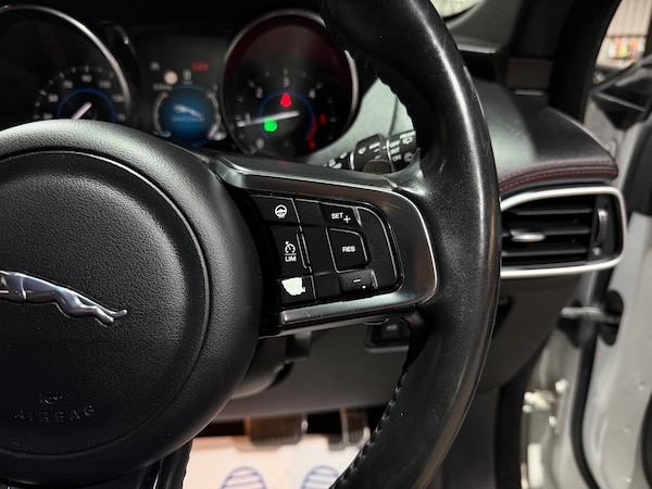 Used Jaguar F-Pace 2017 for sale - 76299859: Photo 27