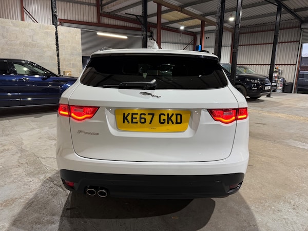 Used Jaguar F-Pace 2017 for sale - 76299859: Photo 3