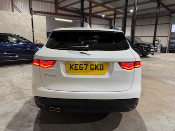 Used Jaguar F-Pace 2017 for sale - 76299859: Photo 3