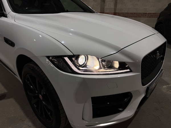 Used Jaguar F-Pace 2017 for sale - 76299859: Photo 41