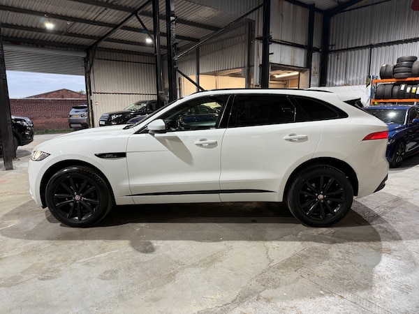 Used Jaguar F-Pace 2017 for sale - 76299859: Photo 4