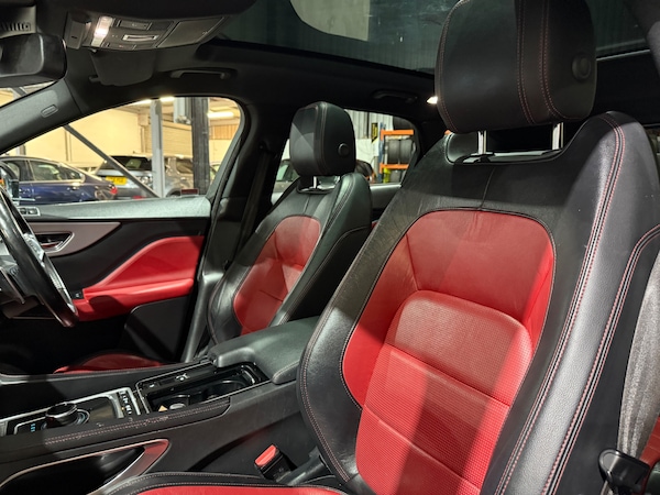 Used Jaguar F-Pace 2017 for sale - 76299859: Photo 9