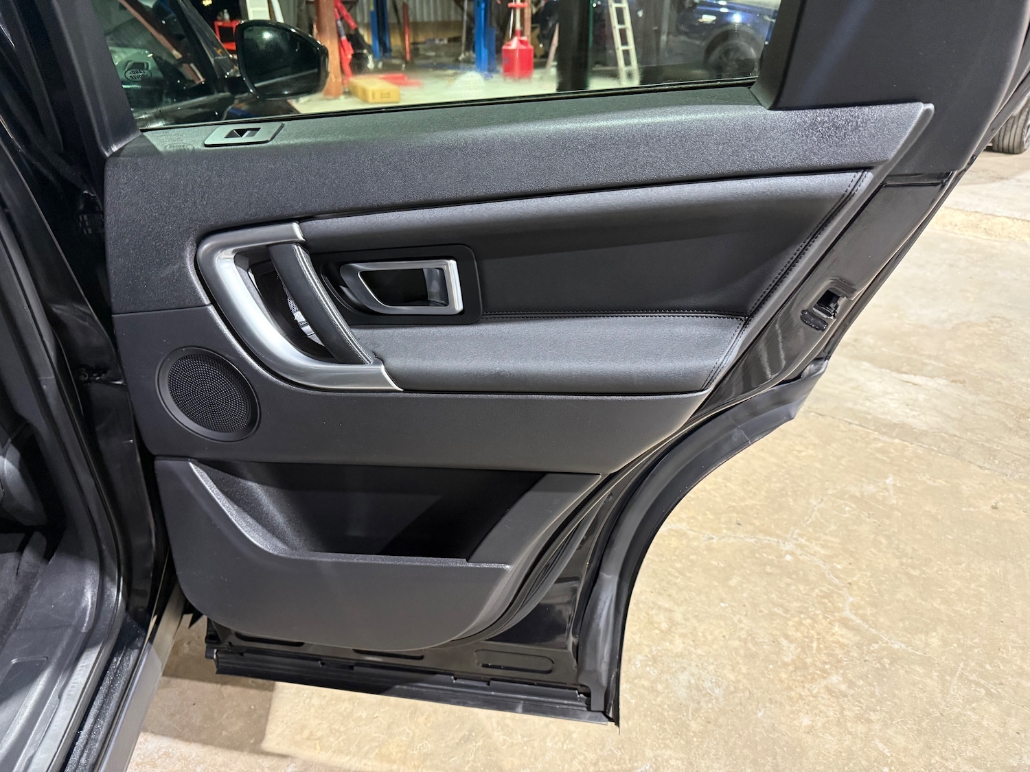 Used Land Rover Discovery Sport 2016 for sale - 76458708: Photo 16