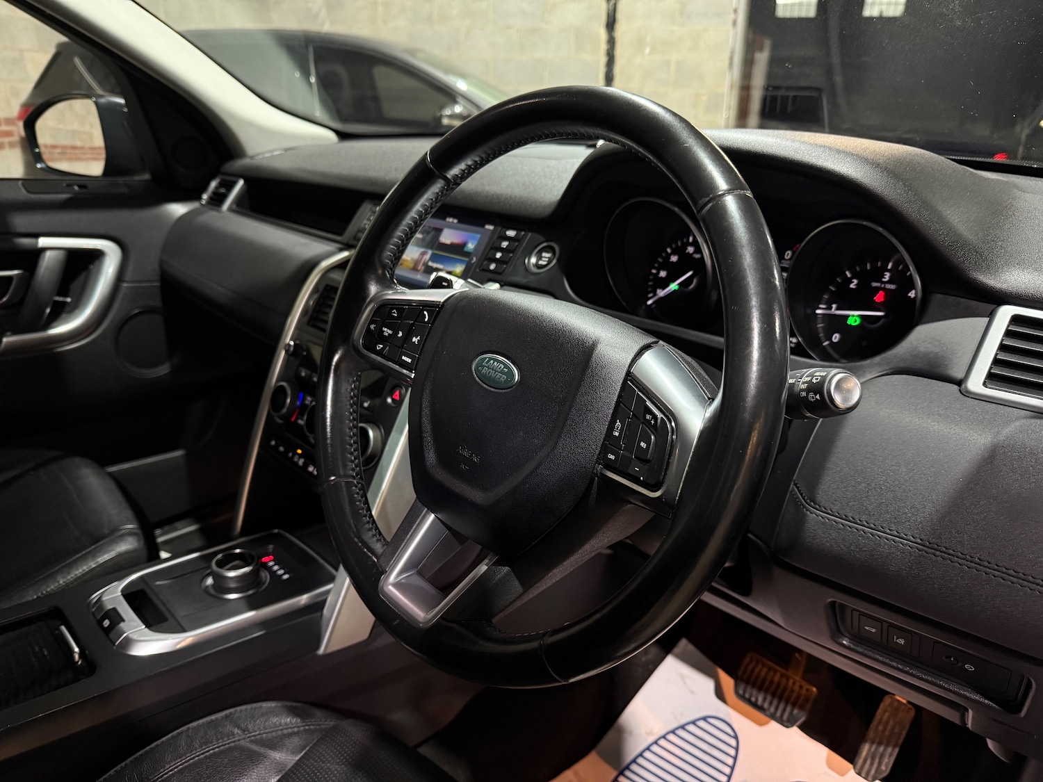 Used Land Rover Discovery Sport 2016 for sale - 76458708: Photo 25