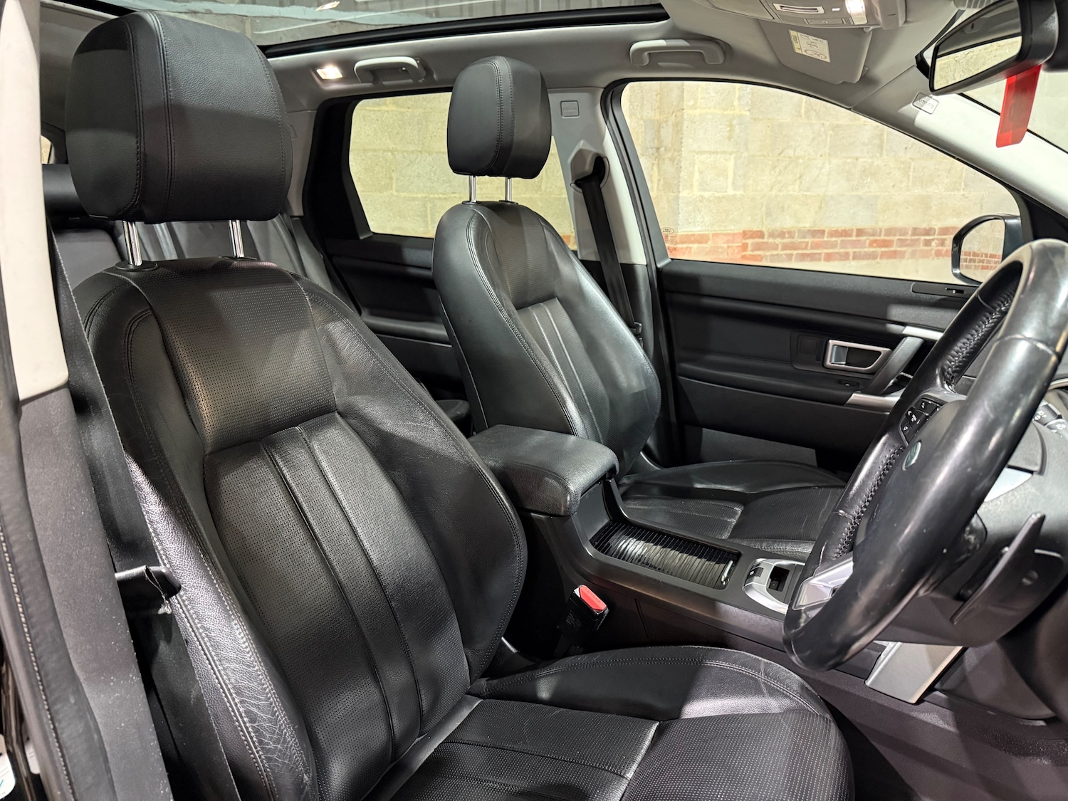 Used Land Rover Discovery Sport 2016 for sale - 76458708: Photo 29