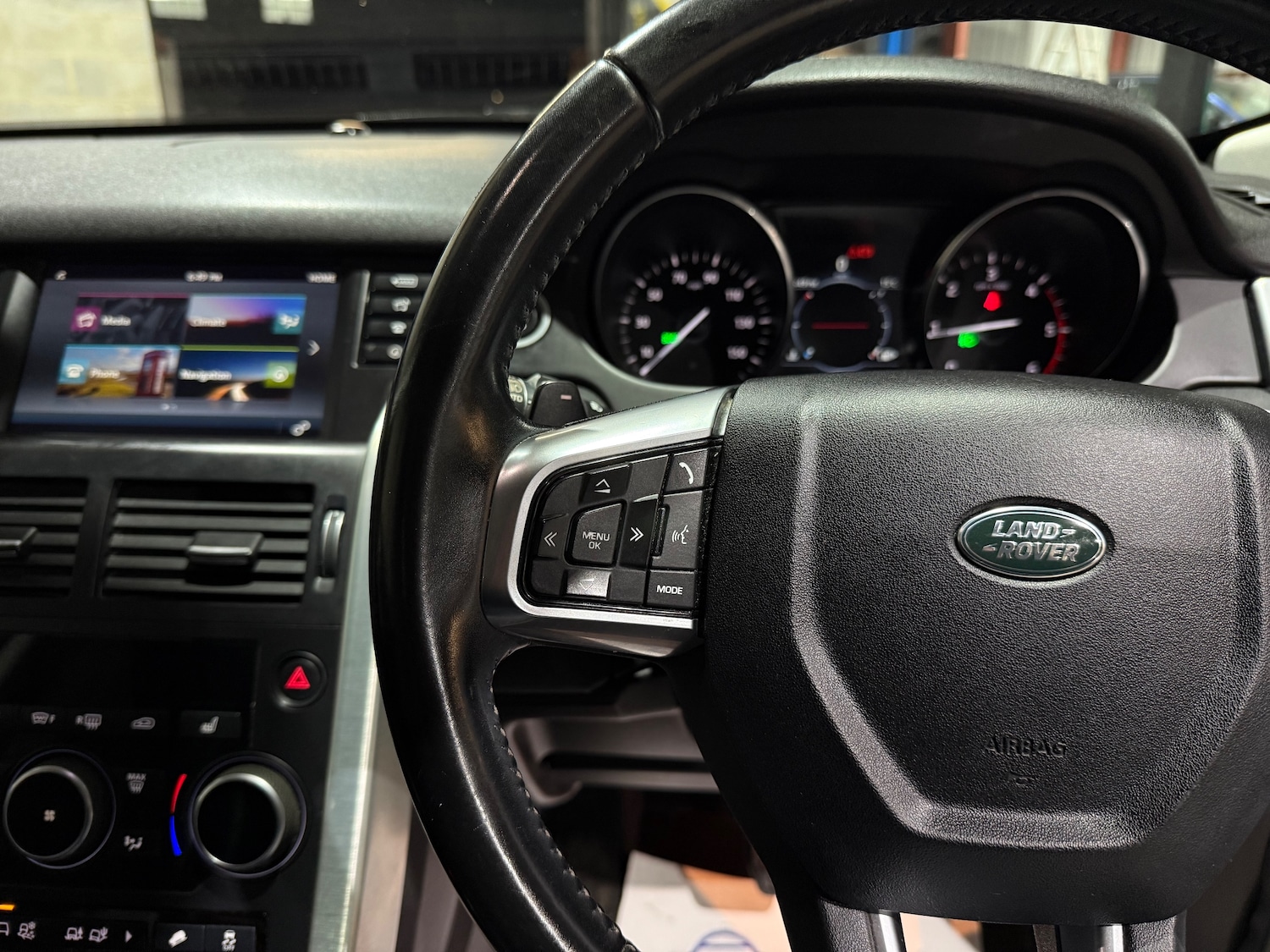 Used Land Rover Discovery Sport 2016 for sale - 76458708: Photo 31