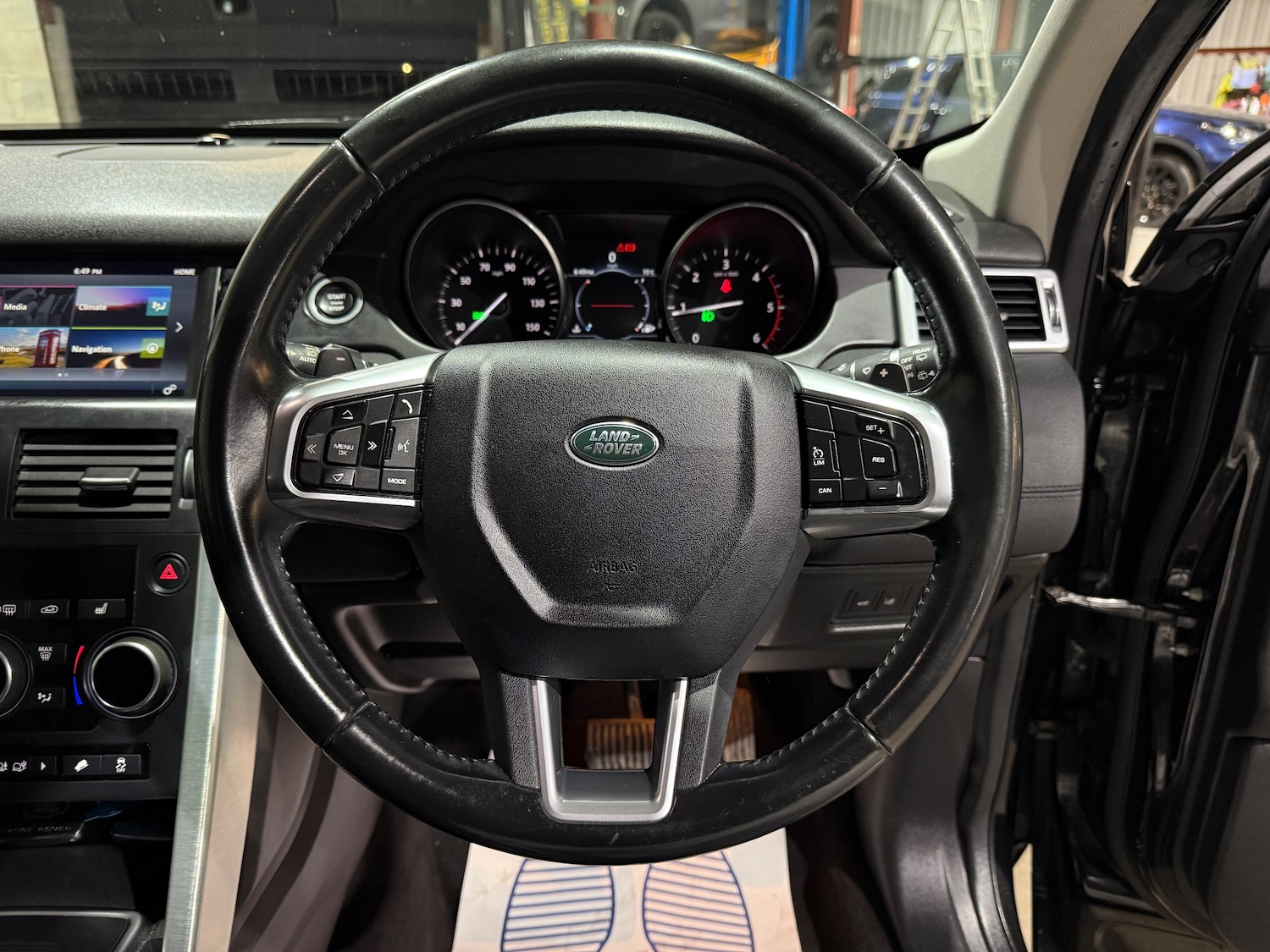 Used Land Rover Discovery Sport 2016 for sale - 76458708: Photo 32