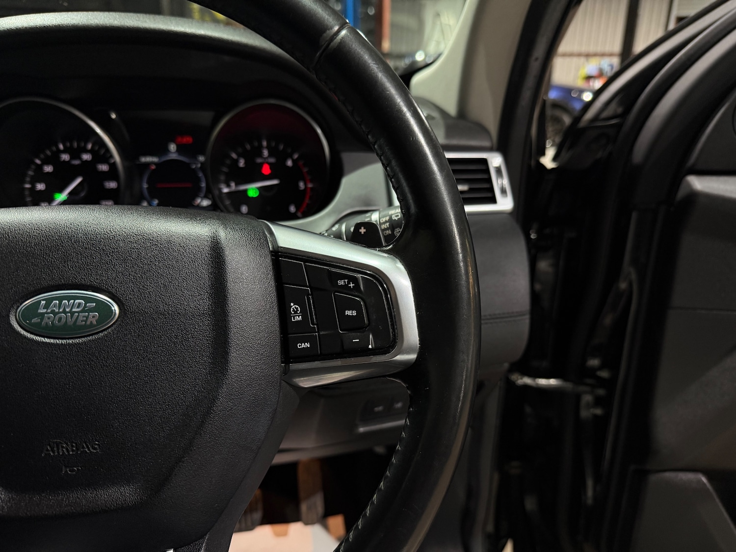 Used Land Rover Discovery Sport 2016 for sale - 76458708: Photo 36