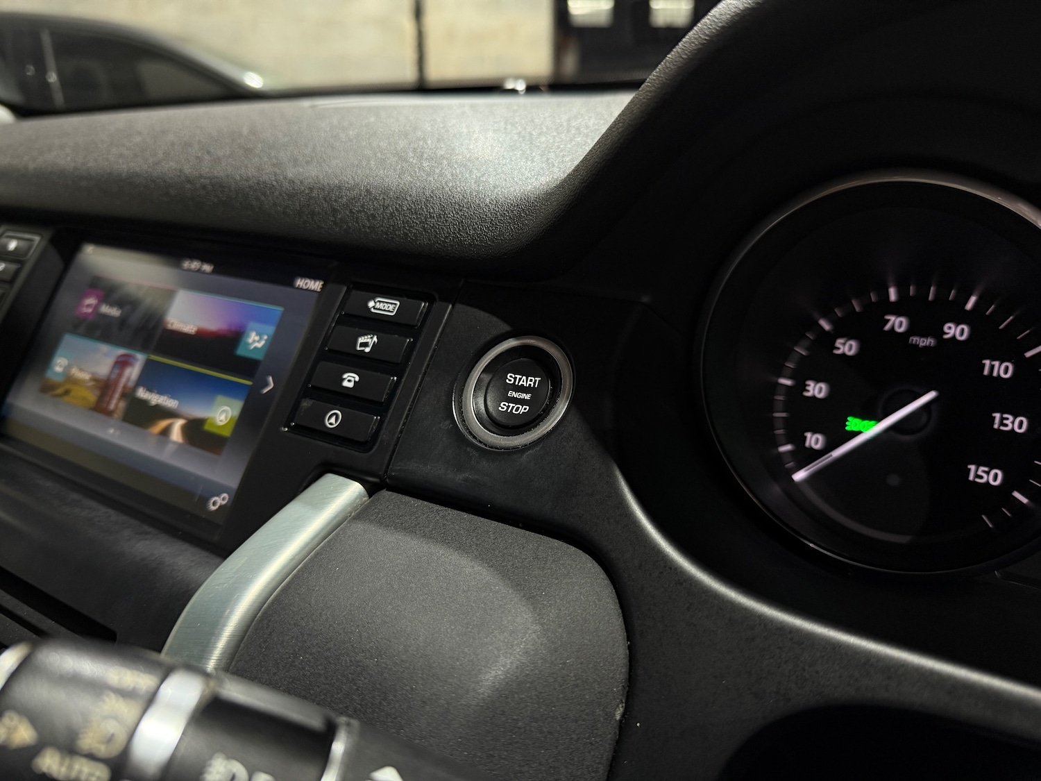 Used Land Rover Discovery Sport 2016 for sale - 76458708: Photo 38