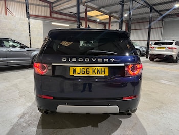 Used Land Rover Discovery Sport 2016 for sale - 75924618: Photo