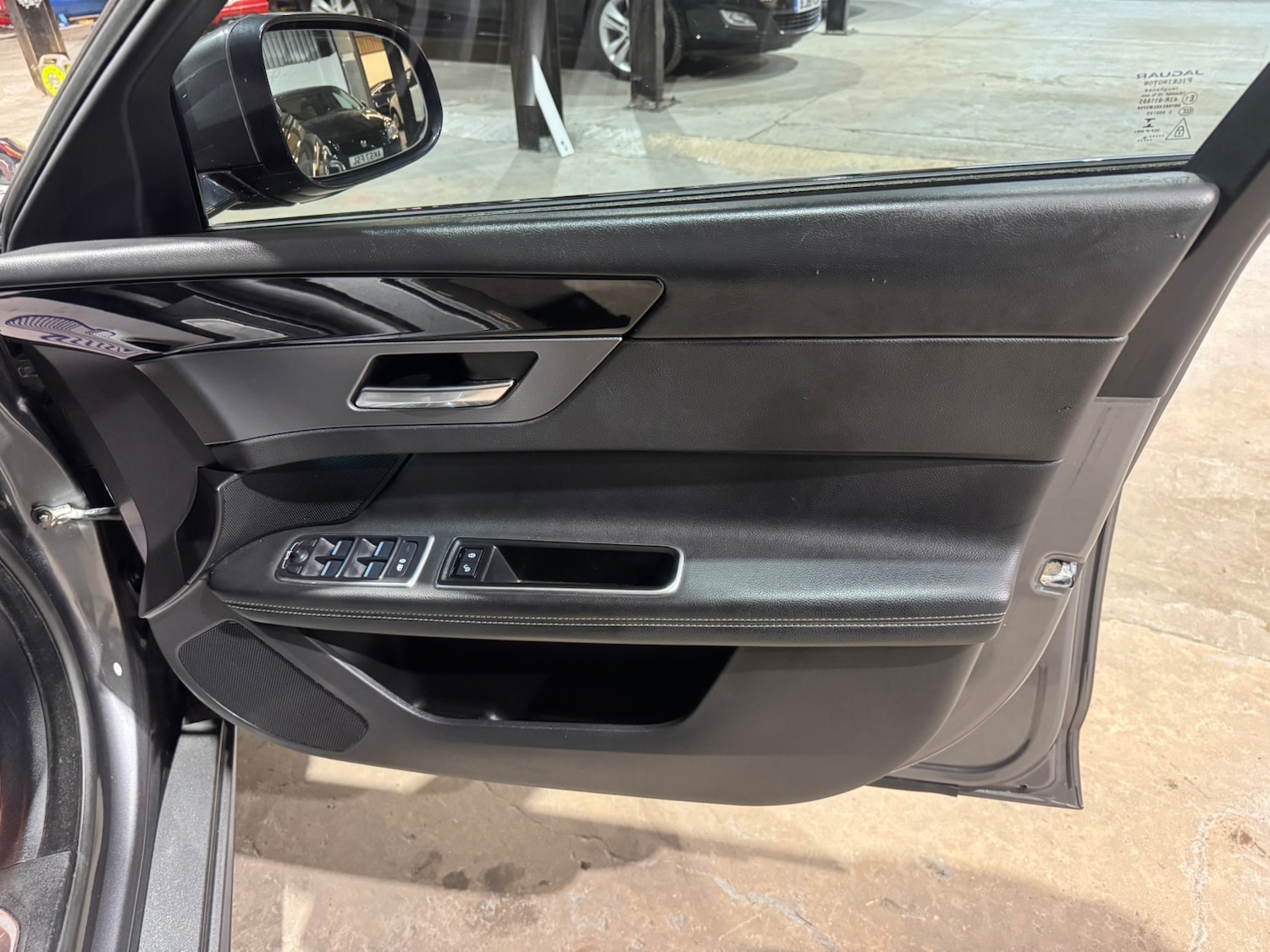 Used Jaguar XF 2016 for sale - 77555400: Photo 21