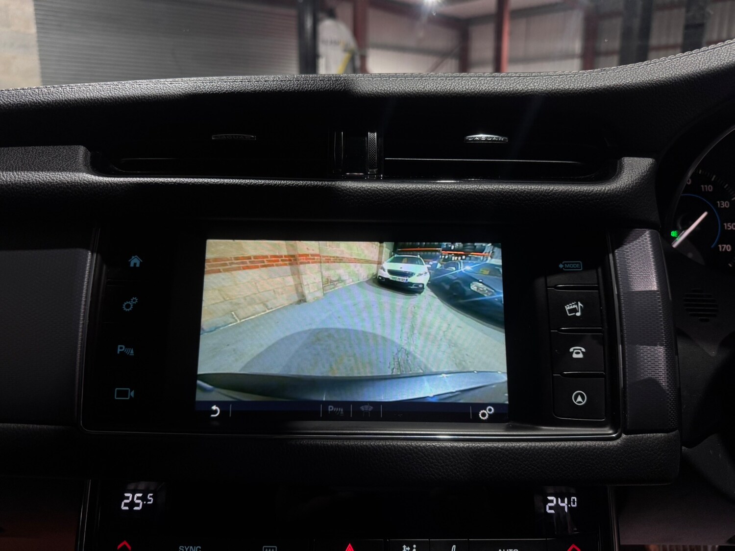 Used Jaguar XF 2016 for sale - 77555400: Photo 40