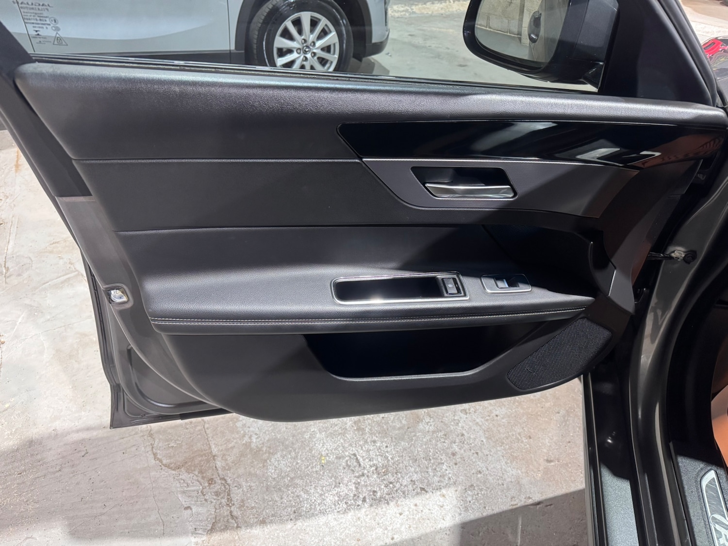 Used Jaguar XF 2016 for sale - 77555400: Photo 7