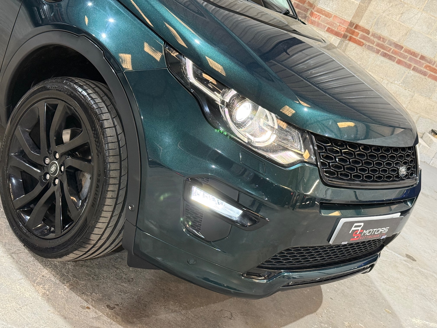 Used Land Rover Discovery Sport 2017 for sale - 77935520: Photo 16