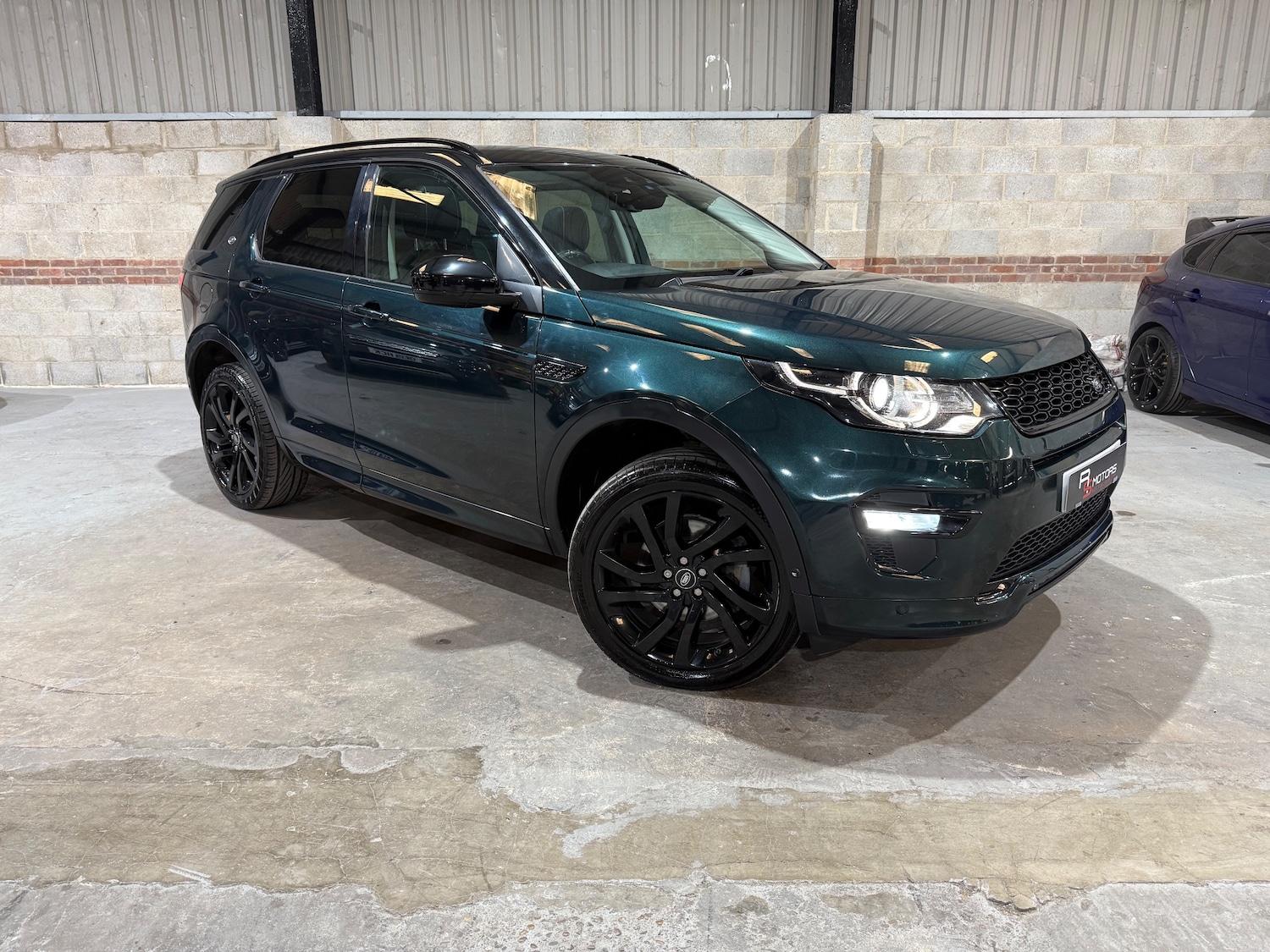 Used Land Rover Discovery Sport 2017 for sale - 77935520: Photo 2