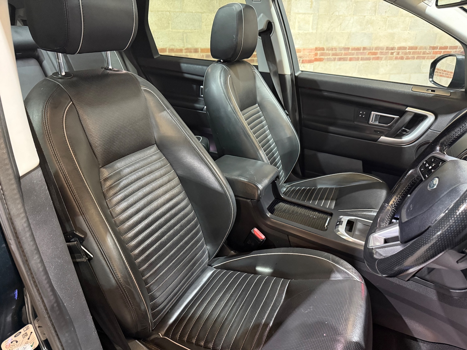 Used Land Rover Discovery Sport 2017 for sale - 77935520: Photo 35