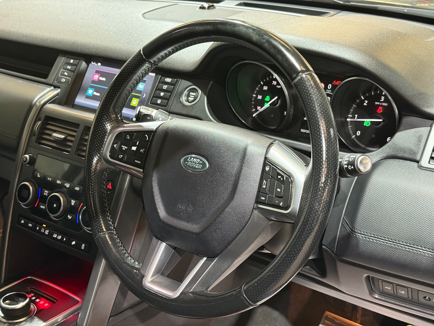 Used Land Rover Discovery Sport 2017 for sale - 77935520: Photo 42