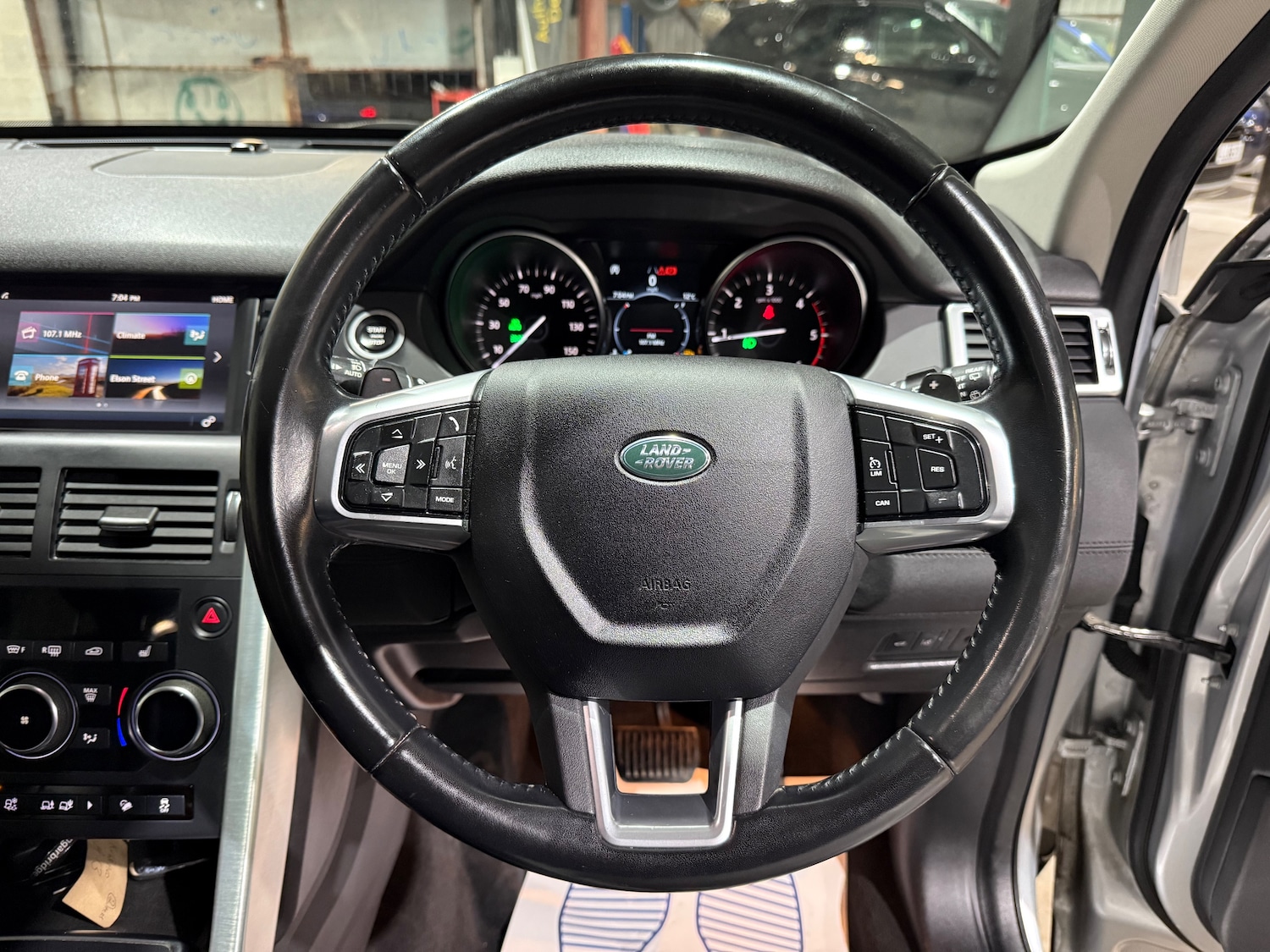 Used Land Rover Discovery Sport 2018 for sale - 76458711: Photo 30