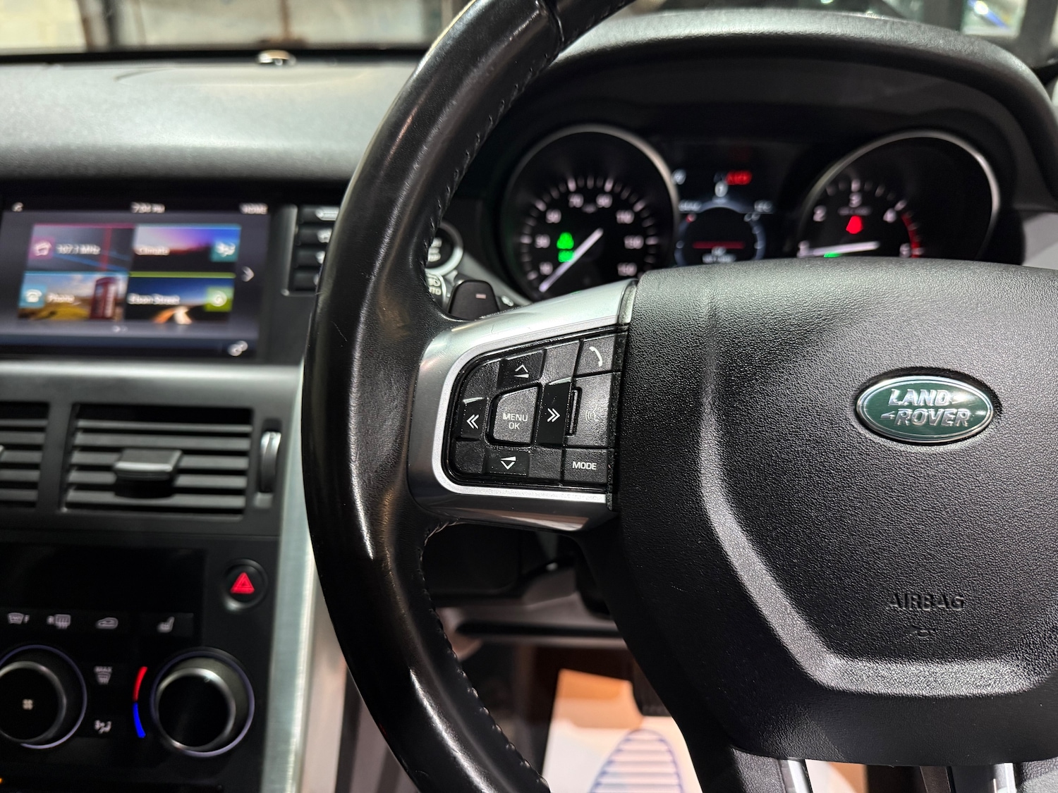 Used Land Rover Discovery Sport 2018 for sale - 76458711: Photo 31