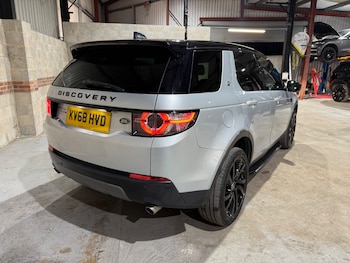 Used Land Rover Discovery Sport 2018 for sale - 76458711: Photo