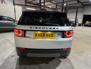 Used Land Rover Discovery Sport 2018 for sale - 76458711: Photo