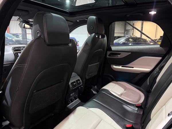 Used Jaguar F-Pace 2017 for sale - 76224971: Photo 15