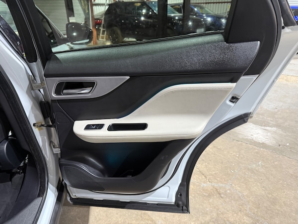 Used Jaguar F-Pace 2017 for sale - 76224971: Photo 20