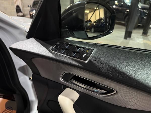 Used Jaguar F-Pace 2017 for sale - 76224971: Photo 27