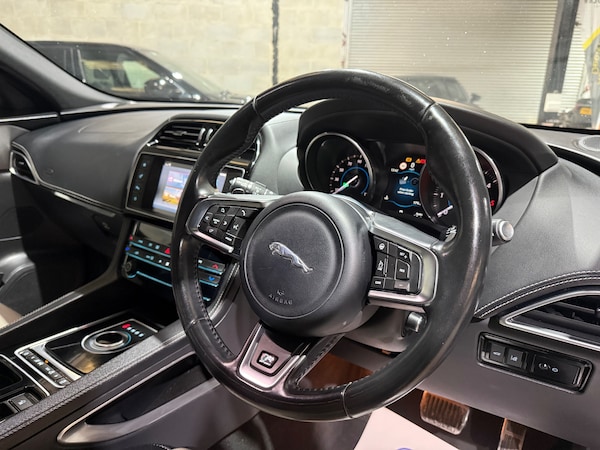 Used Jaguar F-Pace 2017 for sale - 76224971: Photo 29