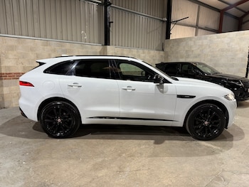 Used Jaguar F-Pace 2017 for sale - 76224971: Photo 2