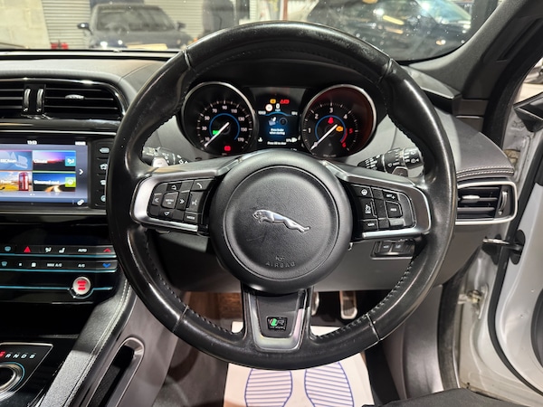 Used Jaguar F-Pace 2017 for sale - 76224971: Photo 34