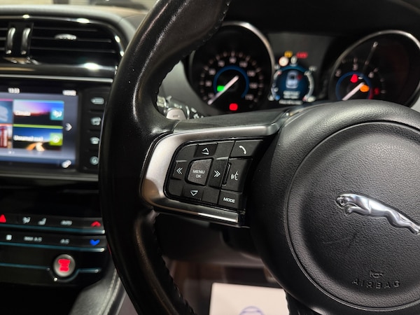 Used Jaguar F-Pace 2017 for sale - 76224971: Photo 35