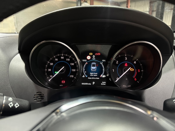 Used Jaguar F-Pace 2017 for sale - 76224971: Photo 37