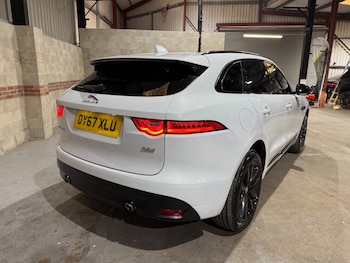 Used Jaguar F-Pace 2017 for sale - 76224971: Photo 3
