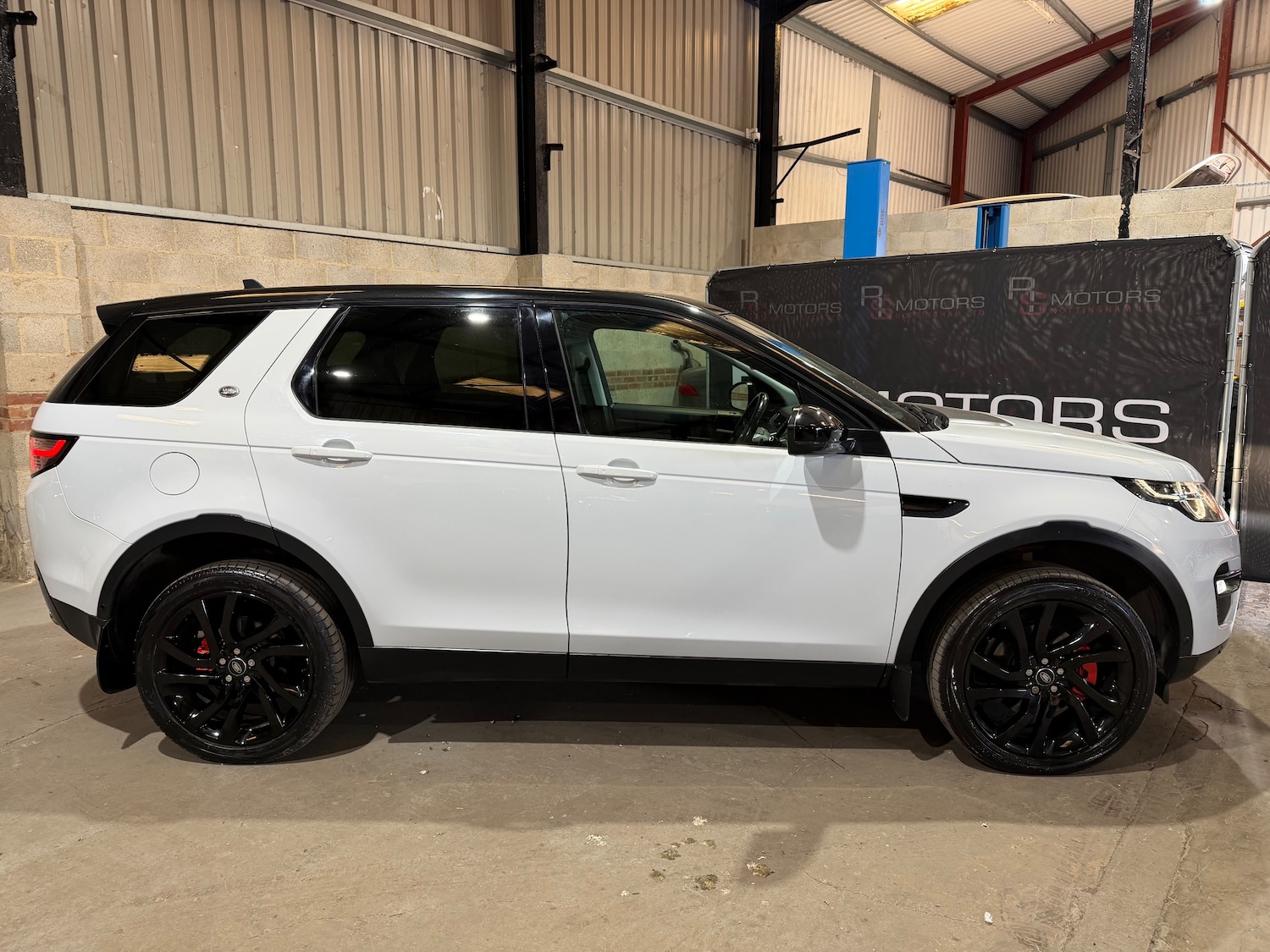 Used Land Rover Discovery Sport 2016 for sale - 78159168: Photo 2