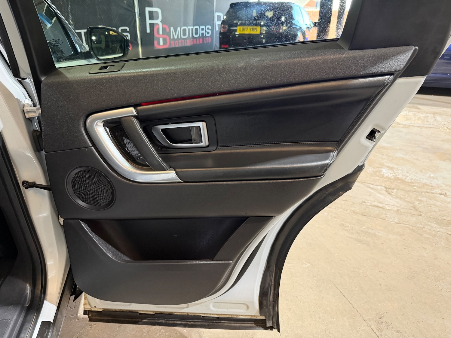 Used Land Rover Discovery Sport 2016 for sale - 78159168: Photo 23