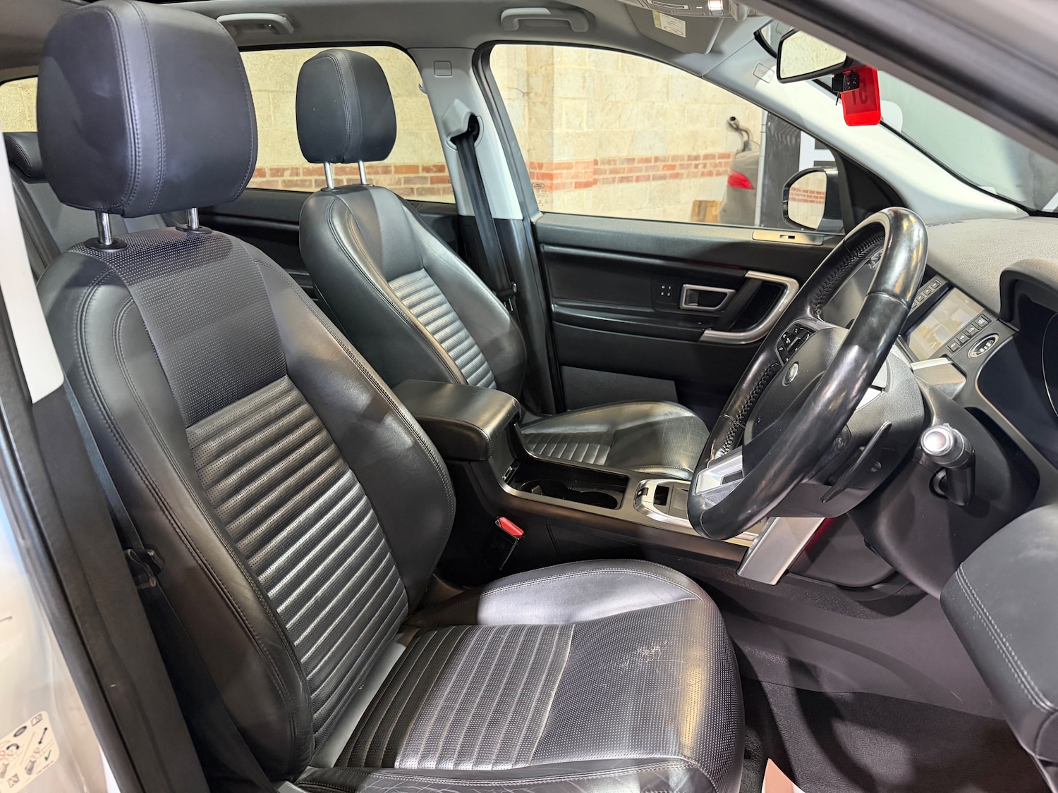 Used Land Rover Discovery Sport 2016 for sale - 78159168: Photo 29