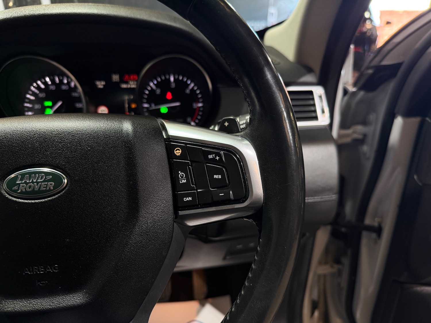 Used Land Rover Discovery Sport 2016 for sale - 78159168: Photo 35