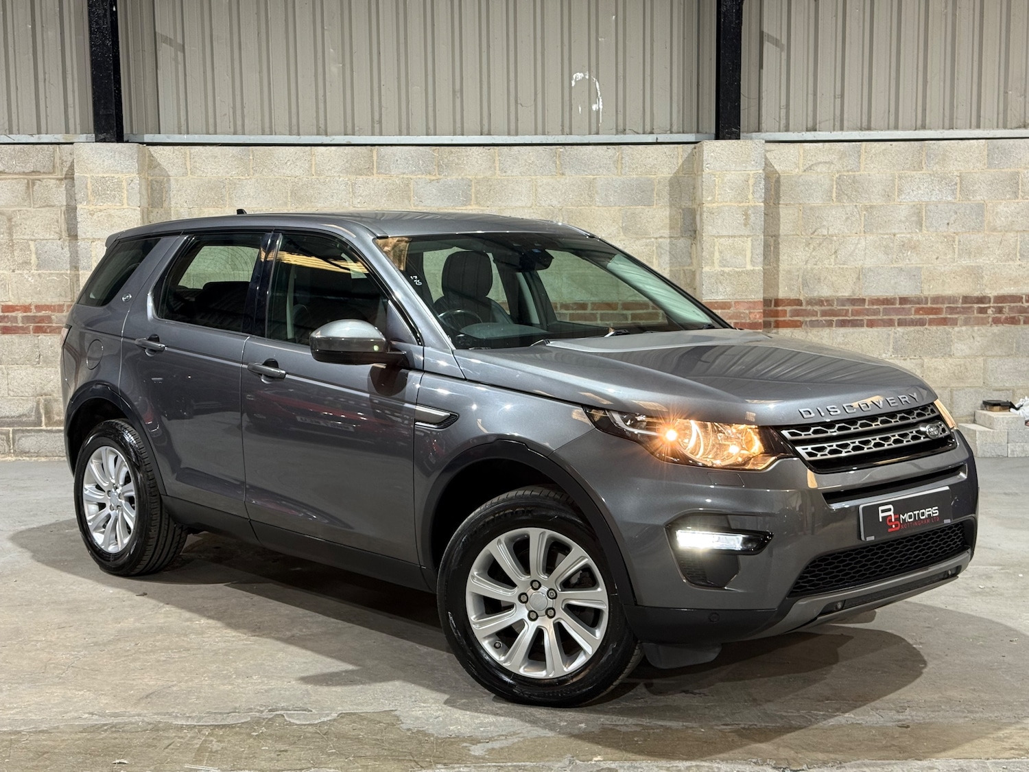 Used Land Rover Discovery Sport 2016 for sale - 76143625: Photo 1