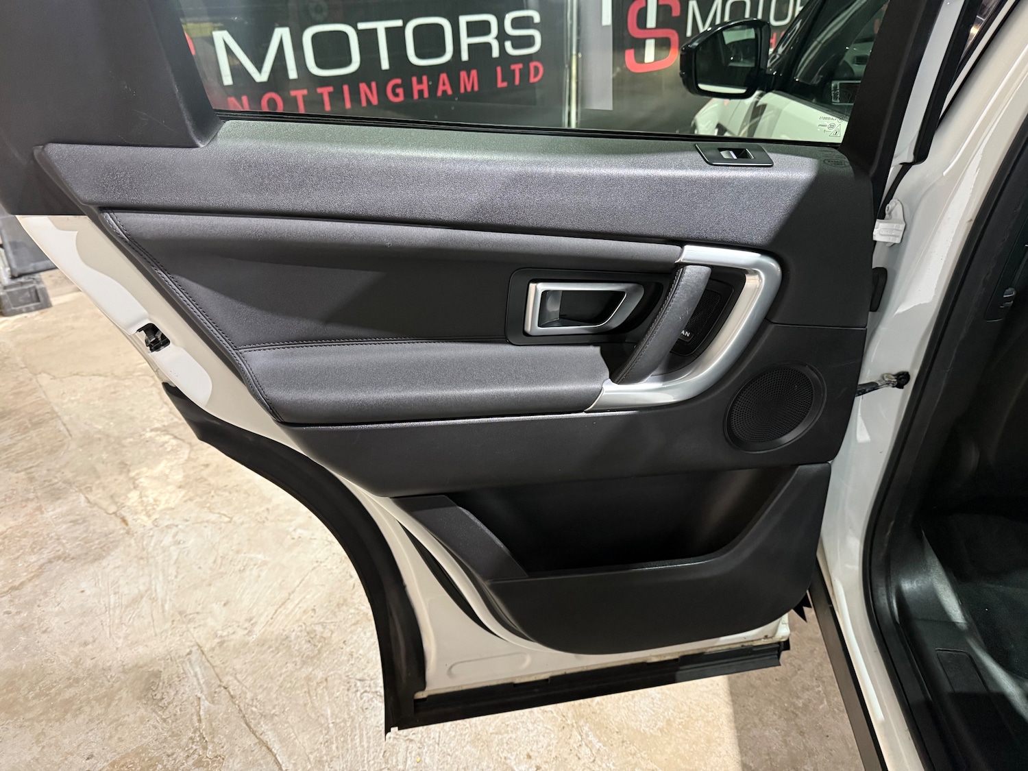 Used Land Rover Discovery Sport 2017 for sale - 77313000: Photo 14