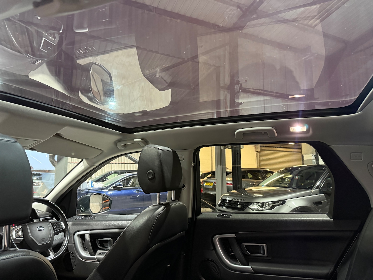 Used Land Rover Discovery Sport 2017 for sale - 77313000: Photo 17