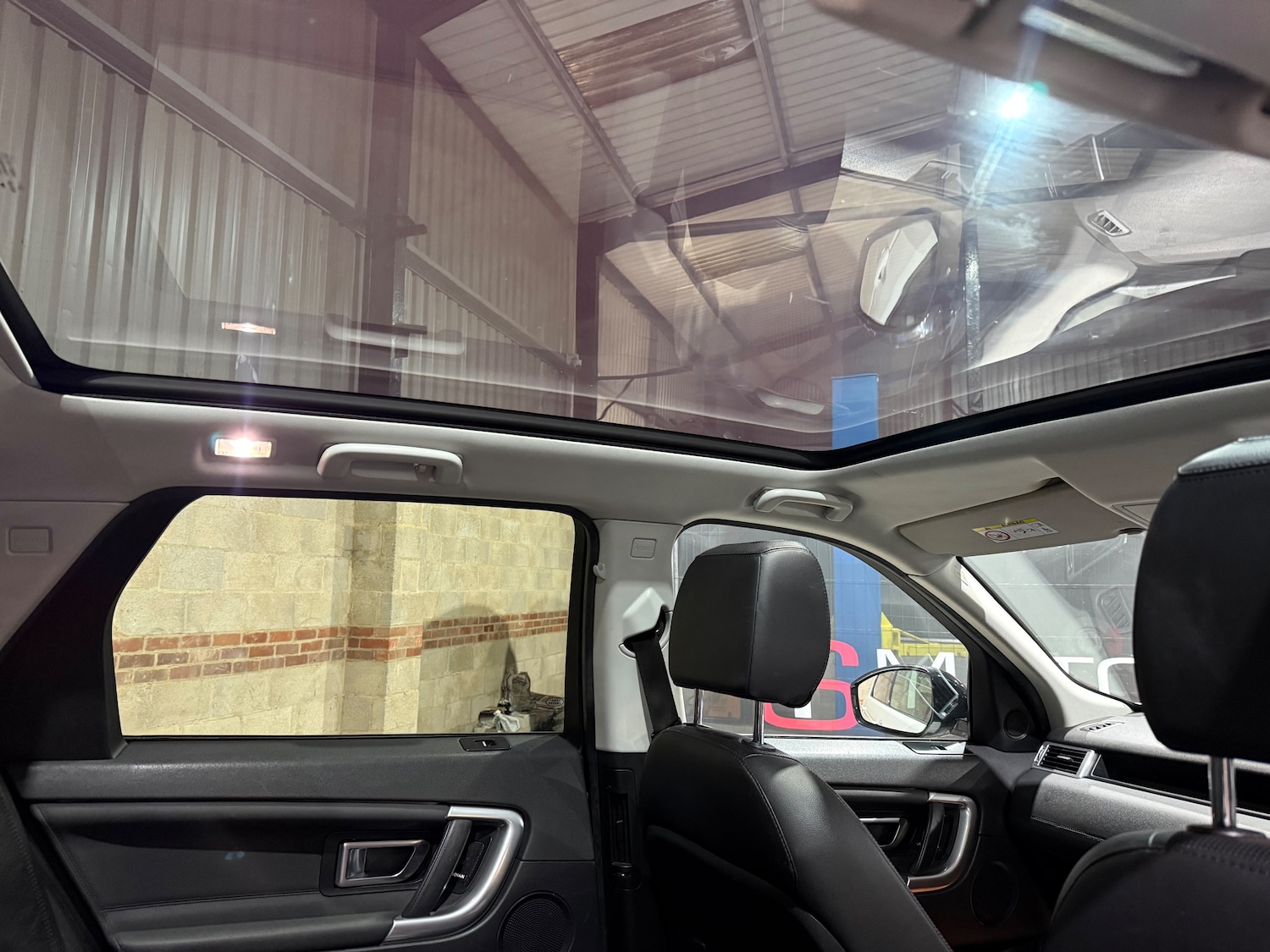 Used Land Rover Discovery Sport 2017 for sale - 77313000: Photo 25