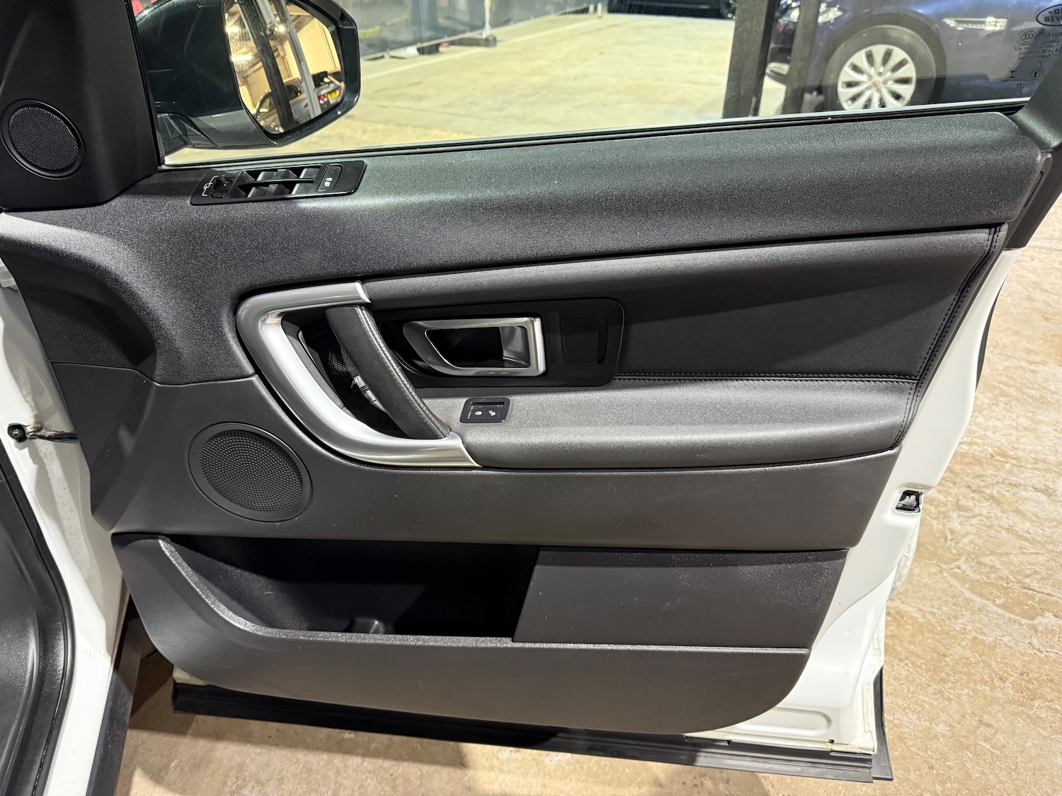 Used Land Rover Discovery Sport 2017 for sale - 77313000: Photo 26