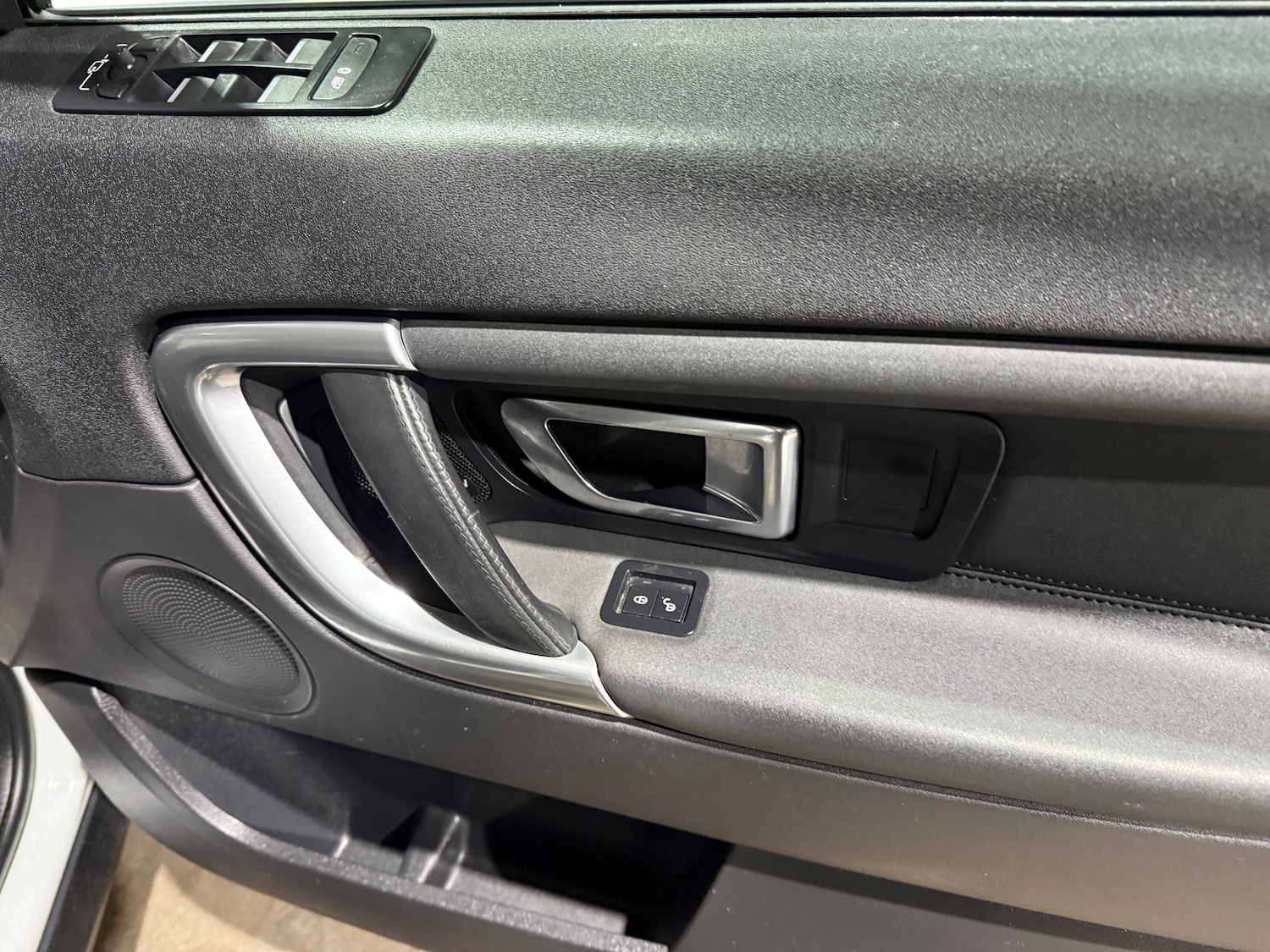 Used Land Rover Discovery Sport 2017 for sale - 77313000: Photo 27