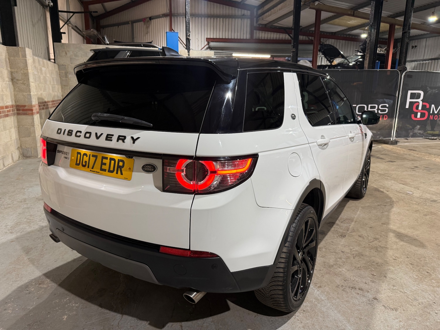 Used Land Rover Discovery Sport 2017 for sale - 77313000: Photo 3