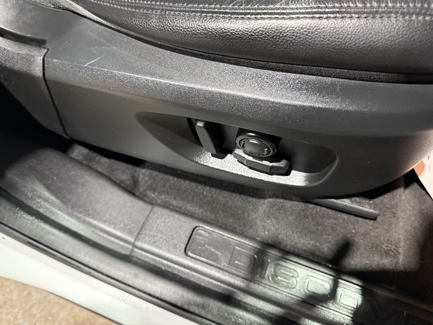 Used Land Rover Discovery Sport 2017 for sale - 77313000: Photo 32