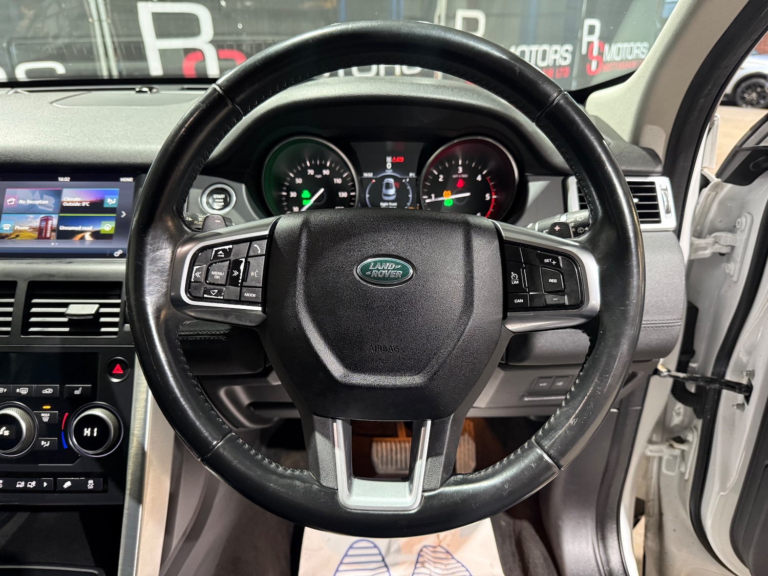 Used Land Rover Discovery Sport 2017 for sale - 77313000: Photo 34